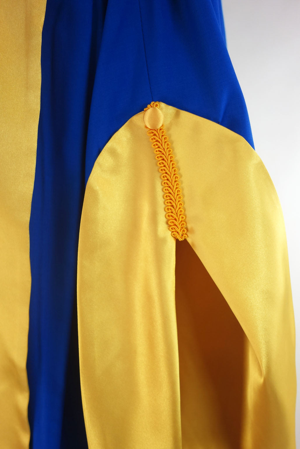 University of Canberra PhD Graduation Gown Set - Gown, Hood and Bonnet