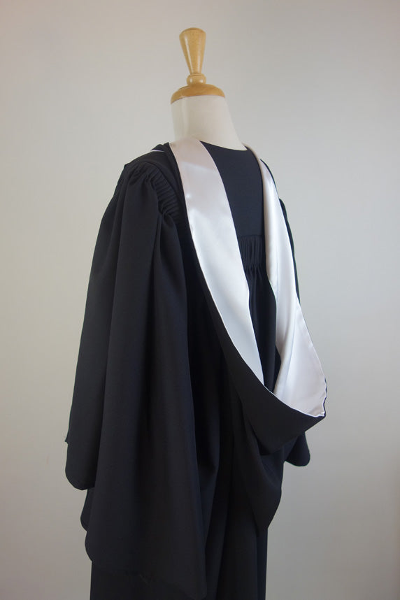 ANU Bachelor Hood