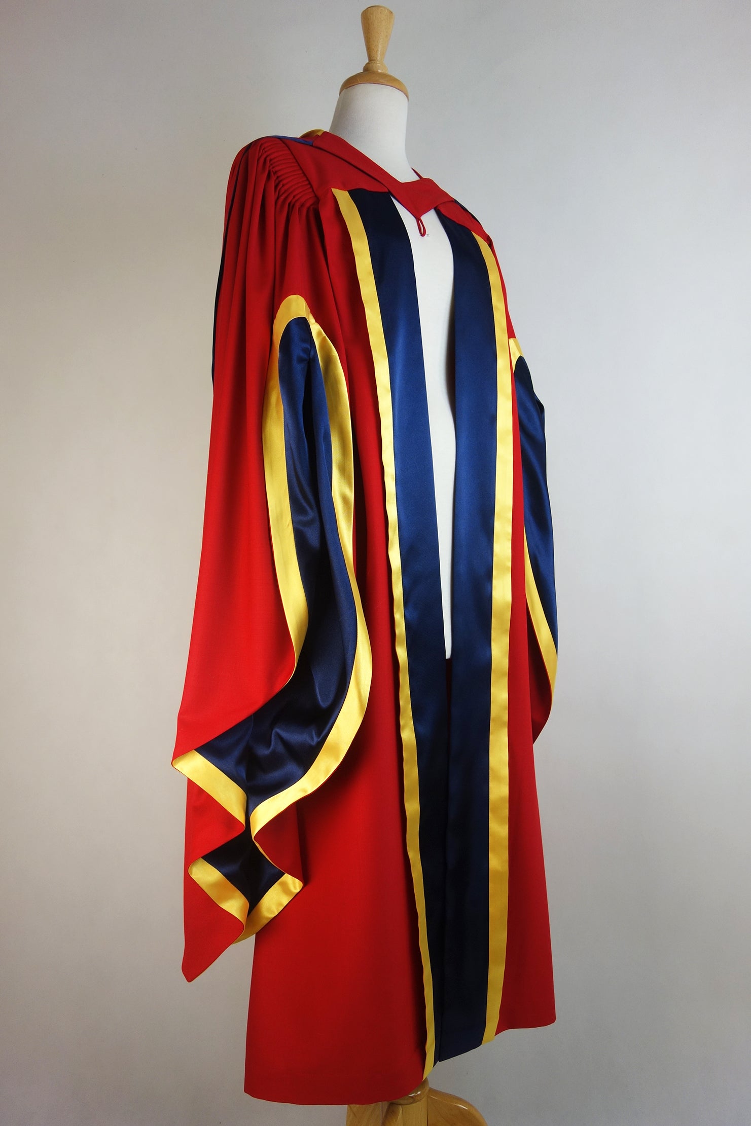 Deluxe Doctoral Graduation Tam & Gown Package – Academic Hoods