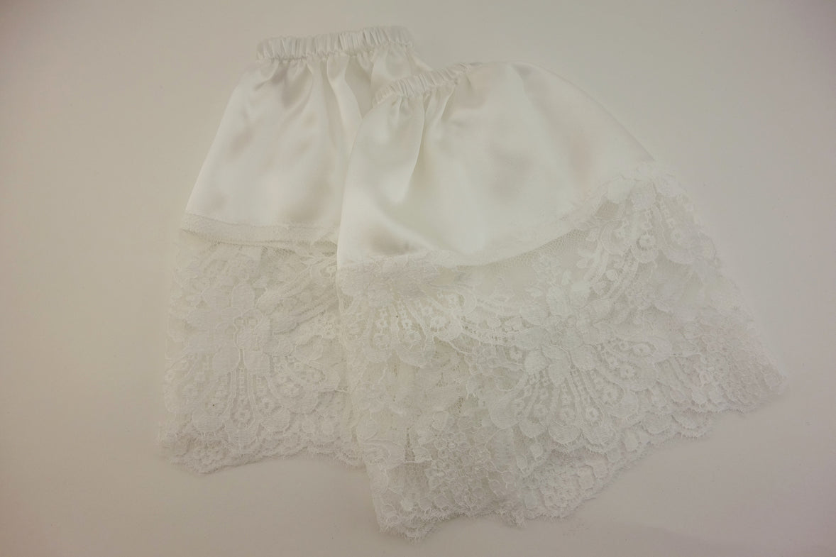 Mayor Jabot and Lace Cuffs